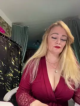Sweet-blonde online show from May 2026 07:11:02 PM