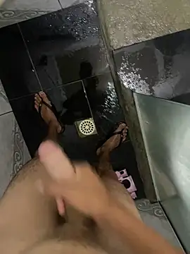 Snapshot of ooMiguel17CM chatting on February 2026 02:40:02 AM ooMiguel17CM online show from February 2026 02:40:02 AM