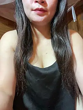 violet-00 online show from May 2026 10:50:03 PM