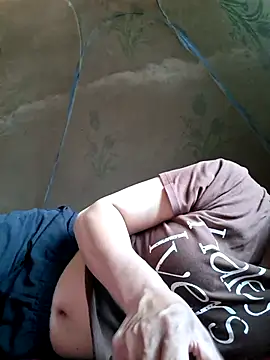 xuxulovezz online show from June 2026 06:18:01 AM