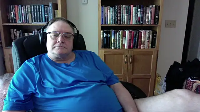 Vinyl22xh online show from July 2026 06:02:02 PM
