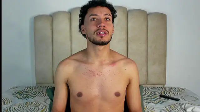 aroncooper1 online show from October 2025 06:16:02 AM