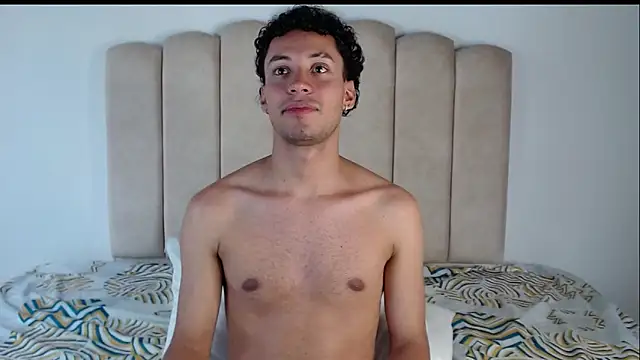 aroncooper1 online show from October 2025 03:57:02 PM