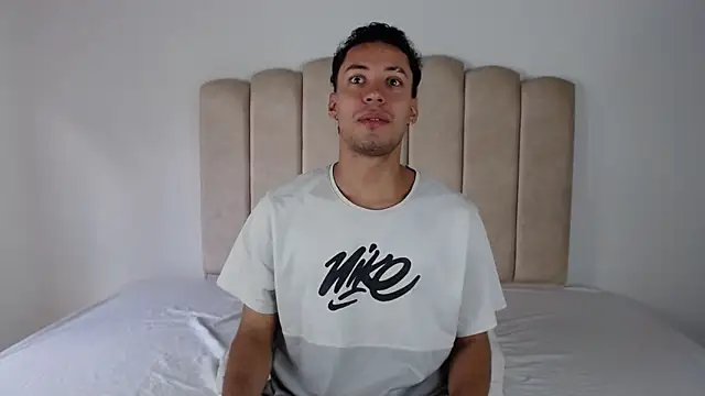 aroncooper1 online show from November 2025 09:04:02 PM