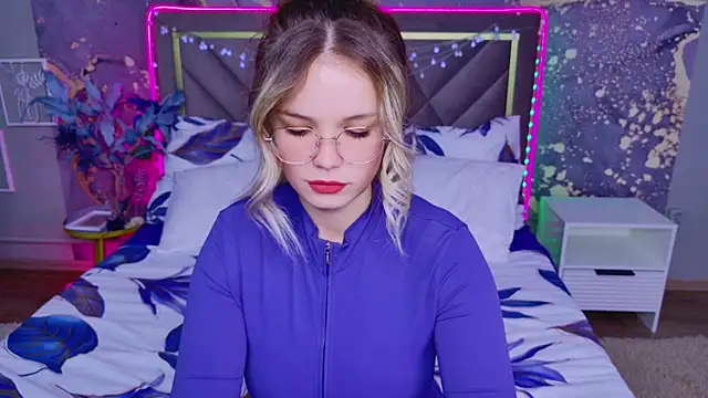 KellyHayden online show from October 2025 10:23:02 AM