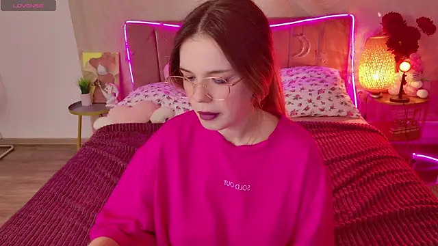 KellyHayden online show from February 2026 05:43:01 PM