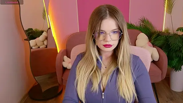 KellyHayden online show from March 2026 02:34:01 PM