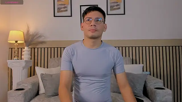 marcuswildx online show from April 2026 11:40:02 PM