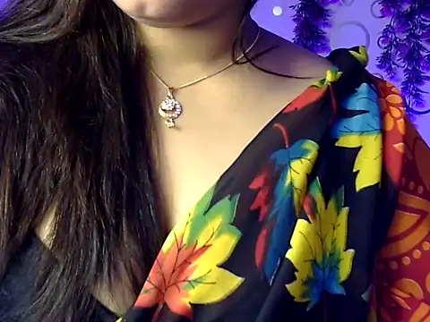 Aaliya02 online show from April 2026 11:48:02 AM