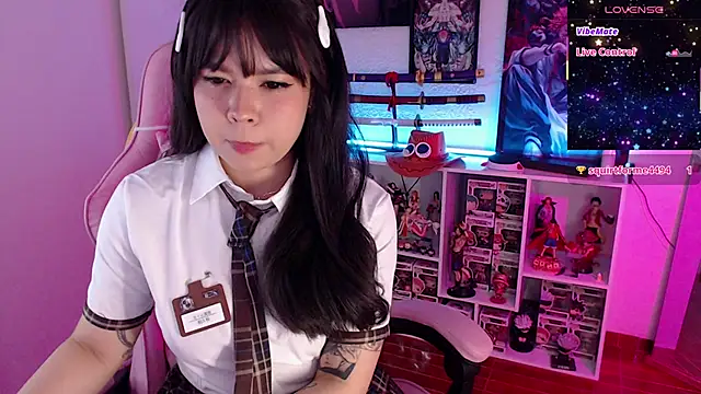 Snapshot of AnnieHikari chatting on October 2025 08:38:01 PM AnnieHikari online show from October 2025 08:38:01 PM