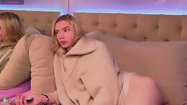 Snapshot of RobertDevine chatting on December 2025 03:39:01 PM RobertDevine online show from December 2025 03:39:01 PM