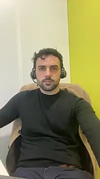 Snapshot of eauminerale chatting on February 2026 10:33:02 AM eauminerale online show from February 2026 10:33:02 AM