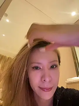 Snapshot of miumiu-66 chatting on October 2025 01:23:02 PM miumiu-66 online show from October 2025 01:23:02 PM