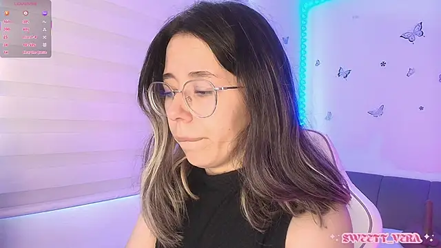 Snapshot of sweettvera chatting on April 2026 01:12:02 PM sweettvera online show from April 2026 01:12:02 PM