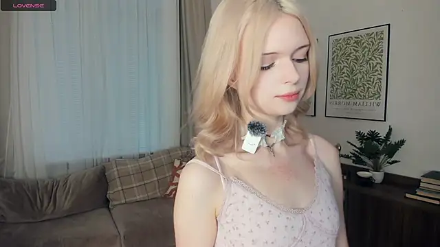 LaureMestler online show from November 2025 07:29:02 AM