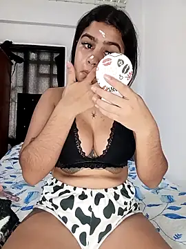 Sashalana online show from October 2025 12:45:02 PM