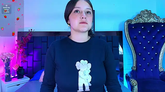 Krystal Heartss online show from November 2025 01:25:02 PM