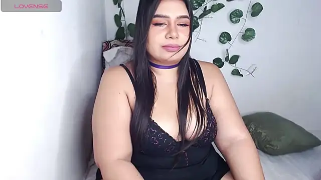 Snapshot of vivianepierss chatting on February 2025 08:13:02 AM vivianepierss online show from February 2025 08:13:02 AM