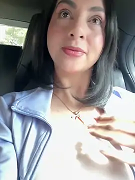 Snapshot of LlianneDiamond1 chatting on November 2025 03:05:01 PM LlianneDiamond1 online show from November 2025 03:05:01 PM