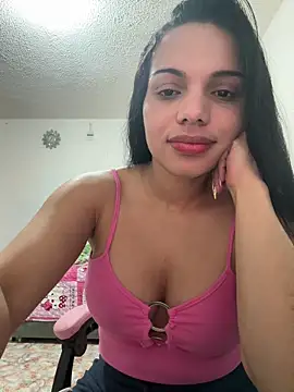 Snapshot of Anavalle chatting on May 2026 07:42:01 PM Anavalle online show from May 2026 07:42:01 PM