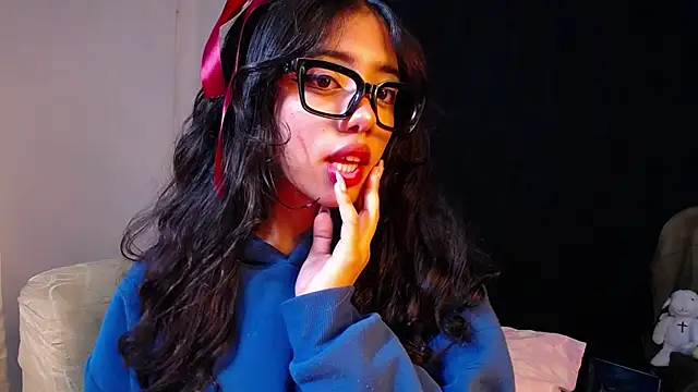 Snapshot of Isis_Valen chatting on October 2025 11:50:01 AM Isis Valen online show from October 2025 11:50:01 AM