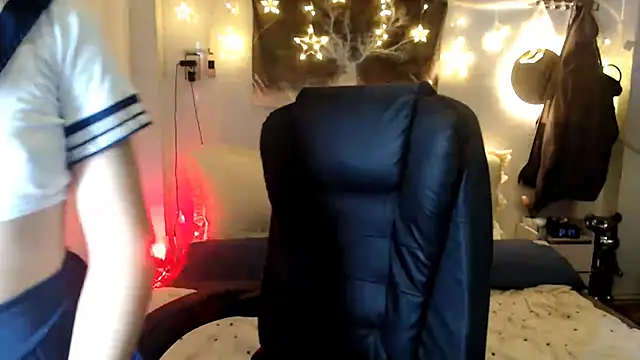 Snapshot of EllieYoon chatting on October 2025 12:14:02 PM EllieYoon online show from October 2025 12:14:02 PM