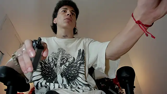 Snapshot of iammariano chatting on December 2025 02:54:02 AM iammariano online show from December 2025 02:54:02 AM