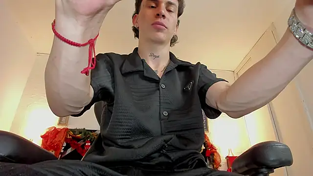 Snapshot of iammariano chatting on December 2025 03:46:02 AM iammariano online show from December 2025 03:46:02 AM