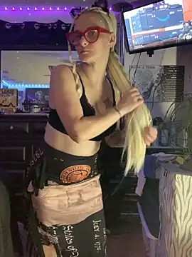 blondebarbiebae online show from May 2026 11:36:01 PM