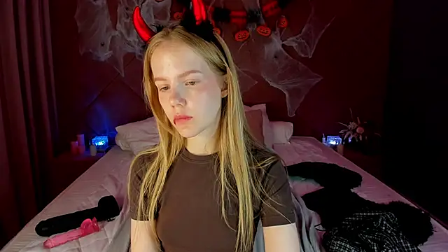 Vicki Todd online show from October 2025 03:51:02 AM