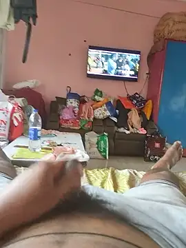 only woman online show from December 2025 06:09:01 AM