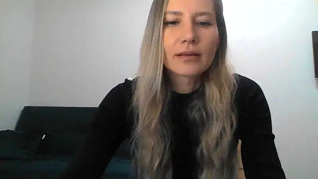 Tavriena online show from November 2025 06:51:01 PM