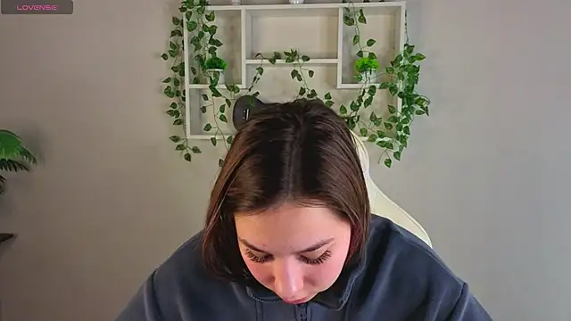 Snapshot of Al1ice_Moures chatting on November 2025 01:15:01 AM Al1ice Moures online show from November 2025 01:15:01 AM