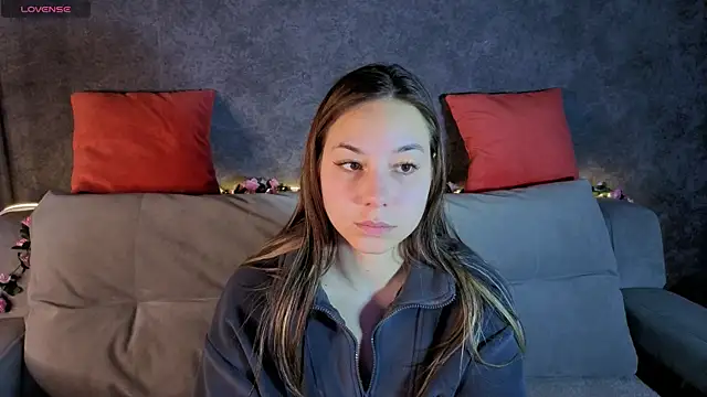 Snapshot of Al1ice_Moures chatting on December 2025 01:26:02 AM Al1ice Moures online show from December 2025 01:26:02 AM