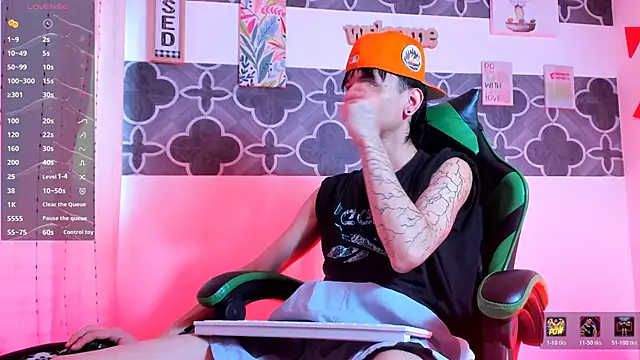 Snapshot of Skinny_batman chatting on January 2026 07:16:02 PM Skinny batman online show from January 2026 07:16:02 PM