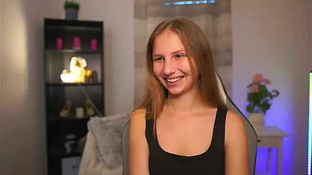 Snapshot of emmie_murray chatting on May 2026 12:54:02 PM emmie murray online show from May 2026 12:54:02 PM