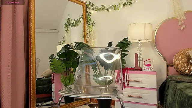 Snapshot of NaiaWhisper chatting on October 2025 05:16:02 AM NaiaWhisper online show from October 2025 05:16:02 AM