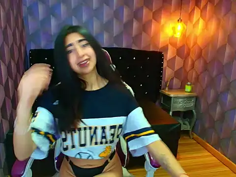 Nanisshawna online show from November 2025 02:55:02 AM