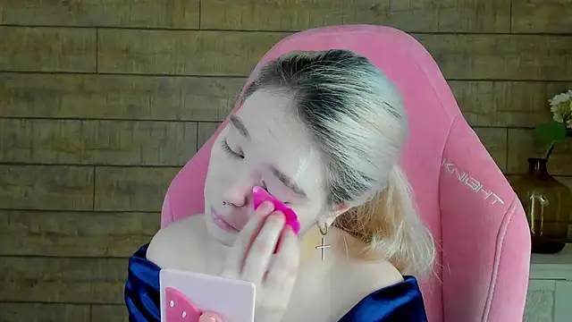 AnnaDelon online show from October 2025 04:12:02 AM