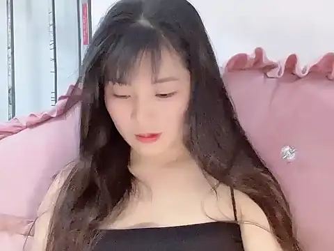 Snapshot of Lie_liee chatting on June 2026 01:32:02 PM Lie liee online show from June 2026 01:32:02 PM