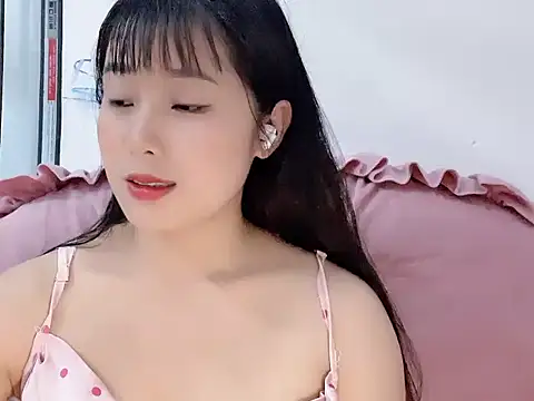 Snapshot of Lie_liee chatting on June 2026 02:10:01 PM Lie liee online show from June 2026 02:10:01 PM