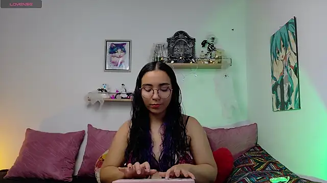 LucyDerby online show from October 2025 09:06:01 PM