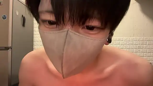 Snapshot of tora3220 chatting on November 2025 12:52:01 PM tora3220 online show from November 2025 12:52:01 PM