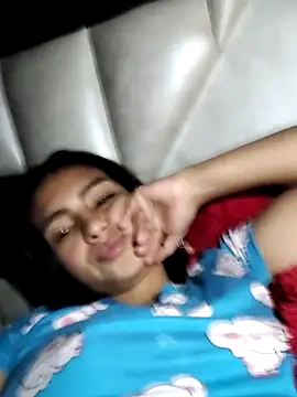 NileveSantanna online show from November 2025 02:45:01 AM