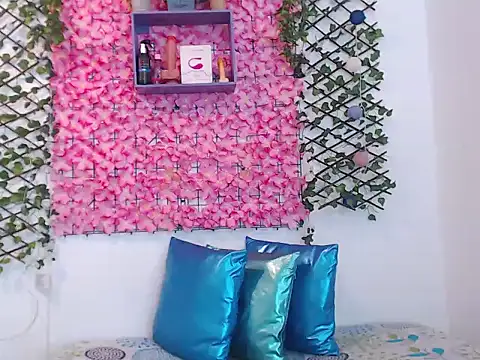 Snapshot of FUNNY_AND_HORNEY chatting on October 2025 04:02:02 AM FUNNY AND HORNEY online show from October 2025 04:02:02 AM