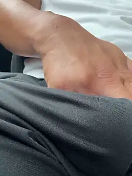 Snapshot of queen_slave1221 chatting on October 2025 04:40:01 AM queen slave1221 online show from October 2025 04:40:01 AM