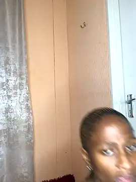 Caramel102004 online show from September 2025 12:25:01 AM