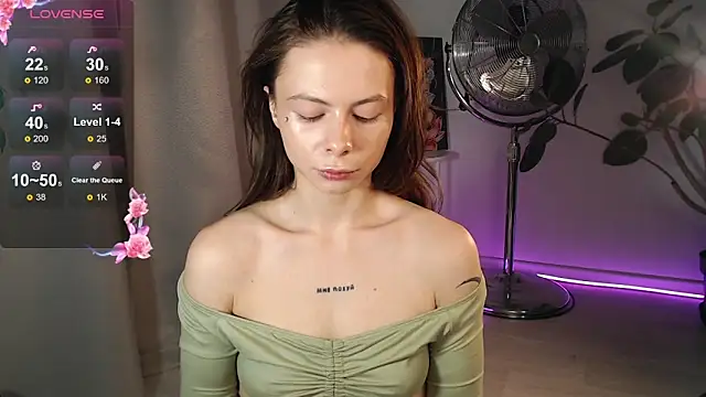 Snapshot of BellaAbey chatting on December 2025 07:53:02 PM BellaAbey online show from December 2025 07:53:02 PM