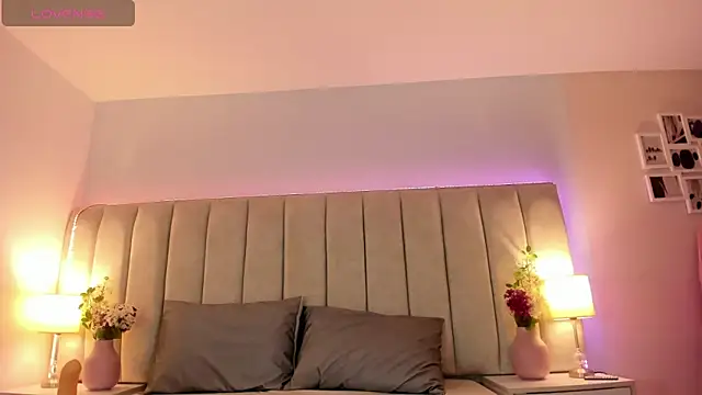 EllaaThorne online show from October 2025 07:51:01 PM