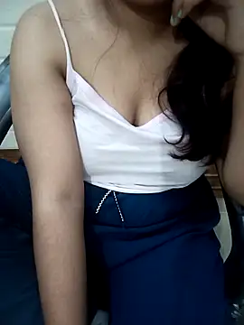 Minakshi 677 online show from December 2025 07:53:02 PM